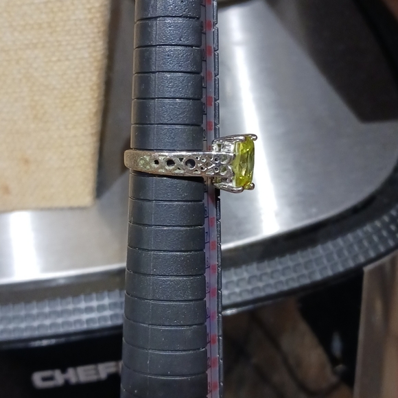 Lia Sophia Appletini Lime Green Gemstone Peridot Silver Tone Ring. Size 7 - Picture 4 of 9